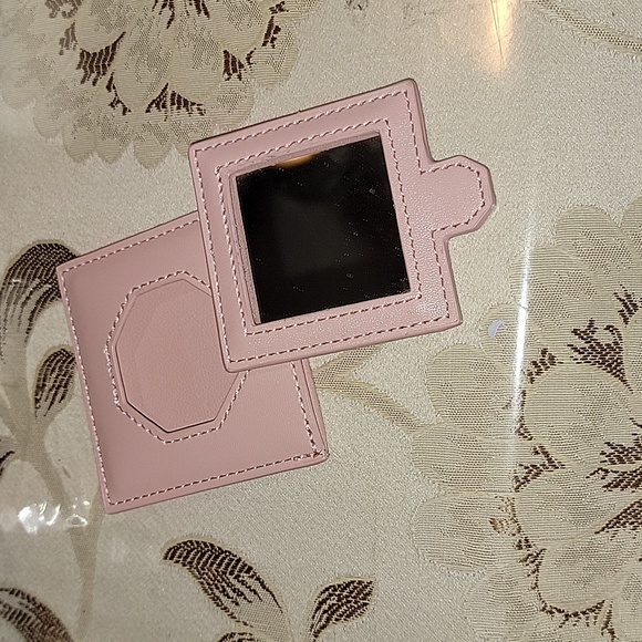 Dear Dahlia Timeless Bloom Pocket Mirror - Picture 4 of 4